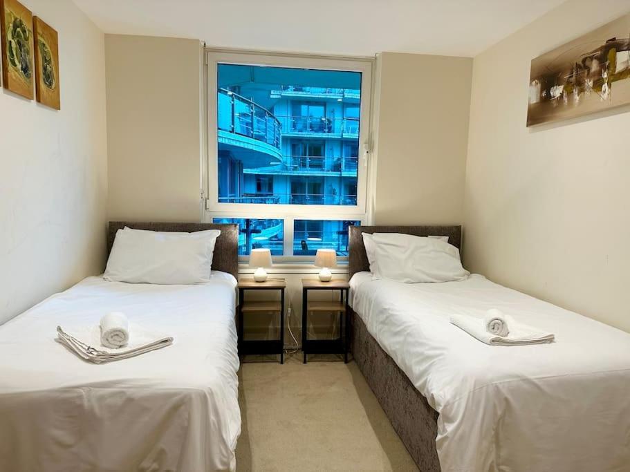 Stunning 2 Bed Thames River View - Central Лондон Екстериор снимка