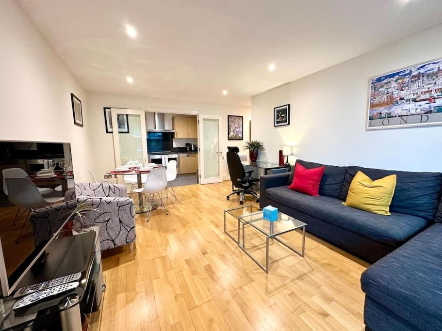 Stunning 2 Bed Thames River View - Central Лондон Екстериор снимка