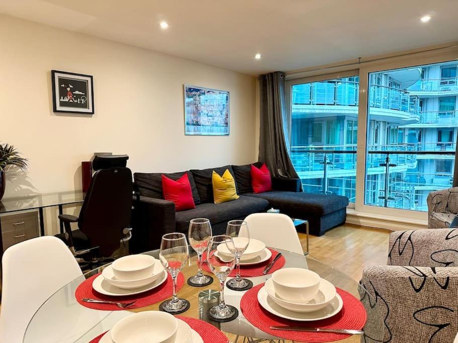 Stunning 2 Bed Thames River View - Central Лондон Екстериор снимка